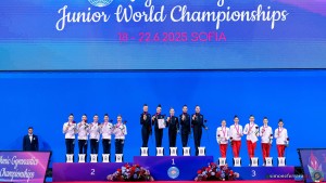 podium groups sfe04840 copia simone ferraro ph